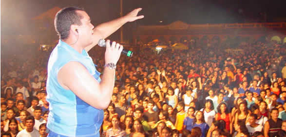 Show de Arlindo Jr. na praça